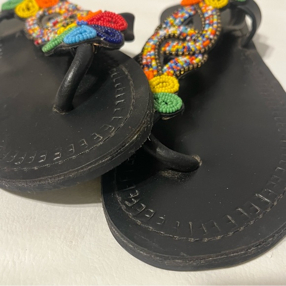 Rare Handmade Leather flip flops. Seed bead detailing. Floral & colorful art - Picture 7 of 7